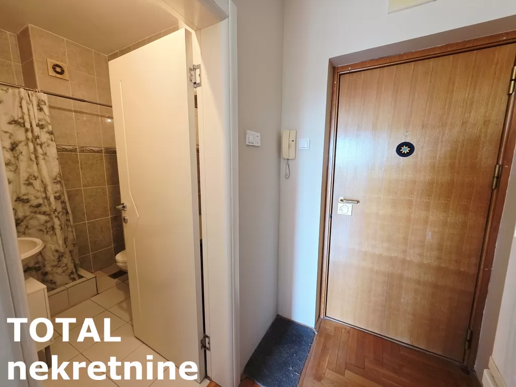 Stan,NOVI SAD,BULEVAR,kv: 23.00, € 93000, ID: 1102683 8