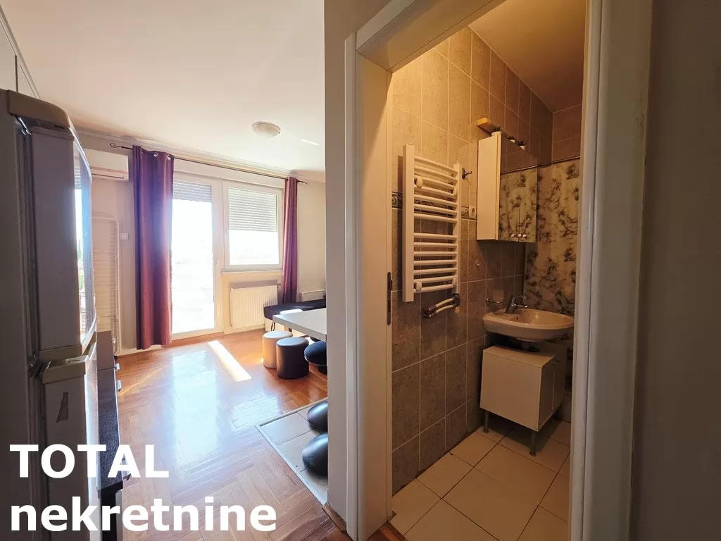Stan,NOVI SAD,BULEVAR,kv: 23.00, € 93000, ID: 1102683 9