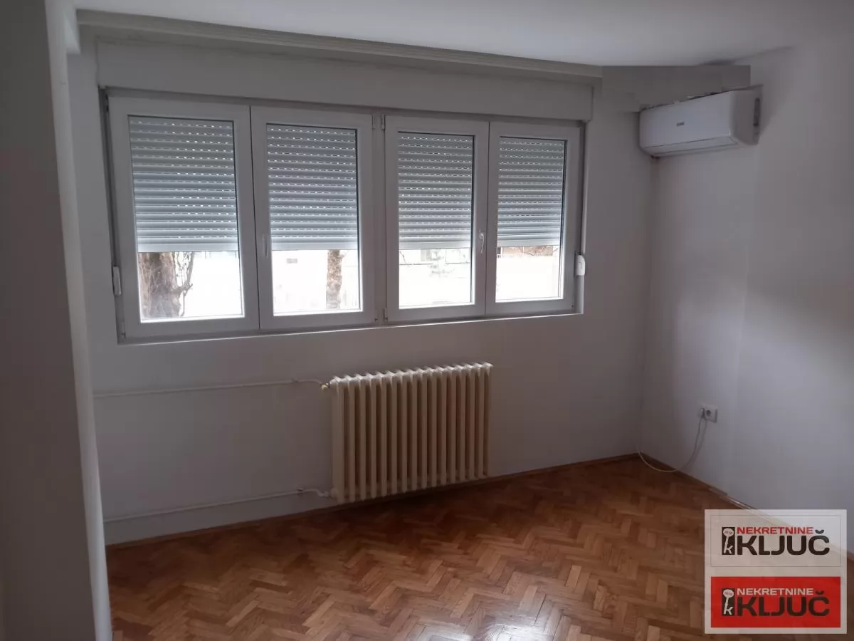 BULEVAR, 31m2, Jednosoban, Renoviran 1