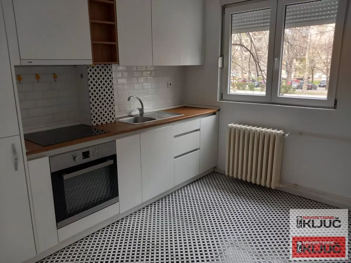 BULEVAR, 31m2, Jednosoban, Renoviran 2