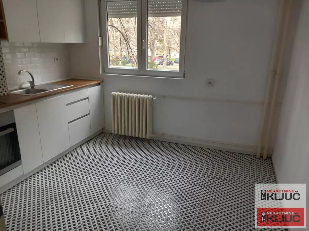 BULEVAR, 31m2, Jednosoban, Renoviran 3
