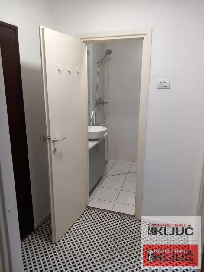 BULEVAR, 31m2, Jednosoban, Renoviran 5