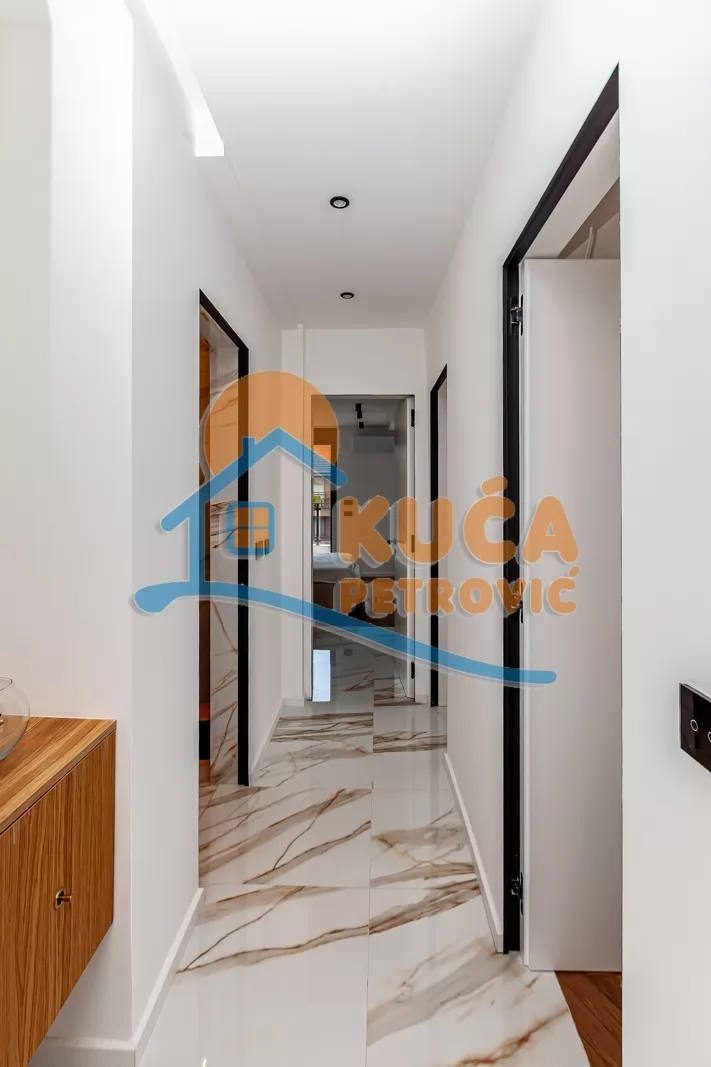 četvorosoban stan, 225 m2, Čair, 9. brigade ID: p-016613 17
