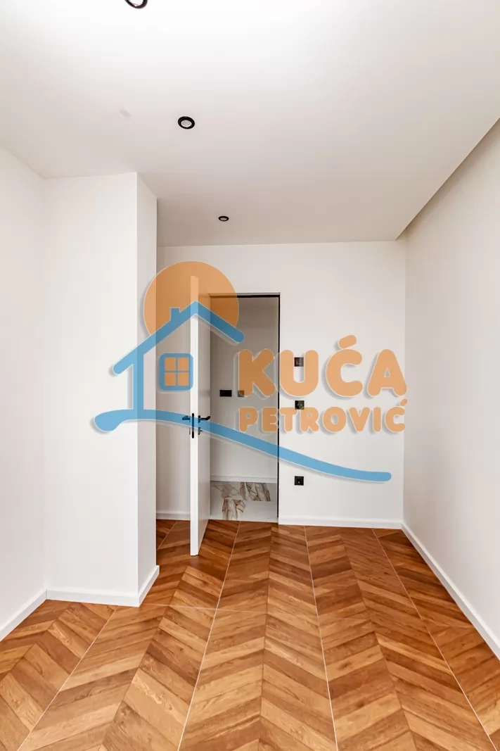 četvorosoban stan, 225 m2, Čair, 9. brigade ID: p-016613 20