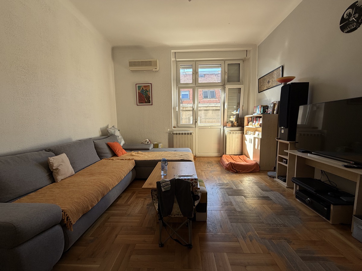 Salonski stan u centru kod Beograda na vodi  106m2 1