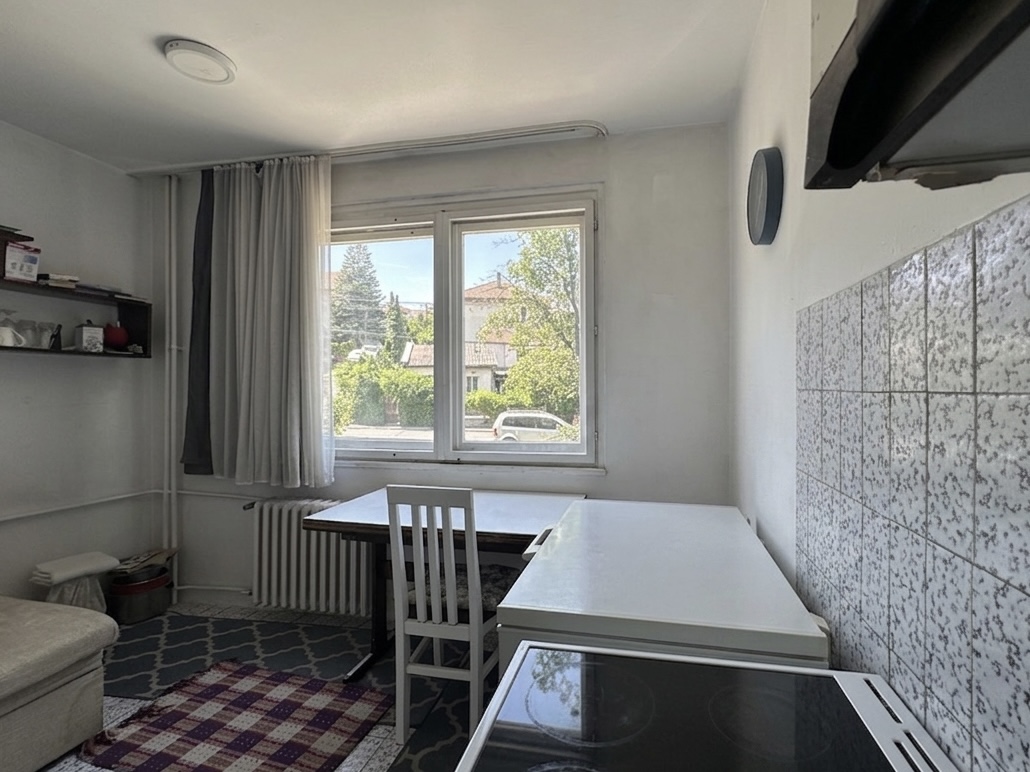 Jednosoban stan na Voždovcu u Kumodraškoj ulici  37m2 2