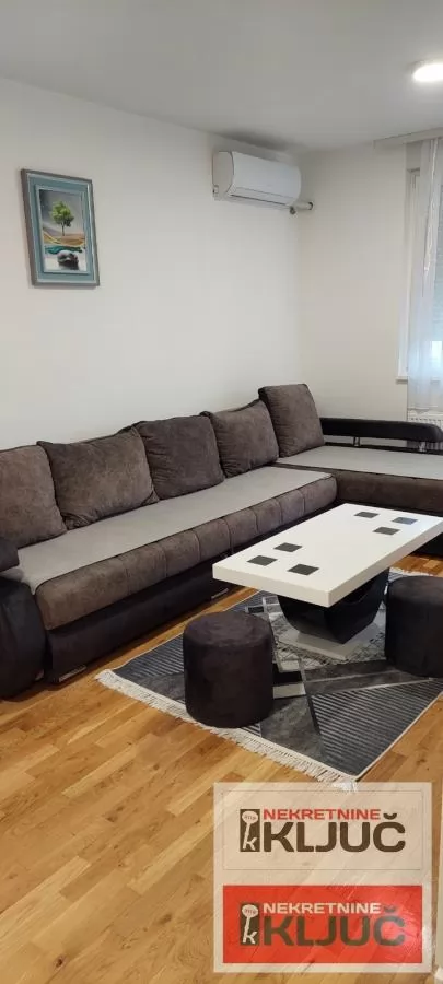 SALAJKA IZDAJE SE JEDNOIPOSOBAN NAMEŠTEN STAN 1