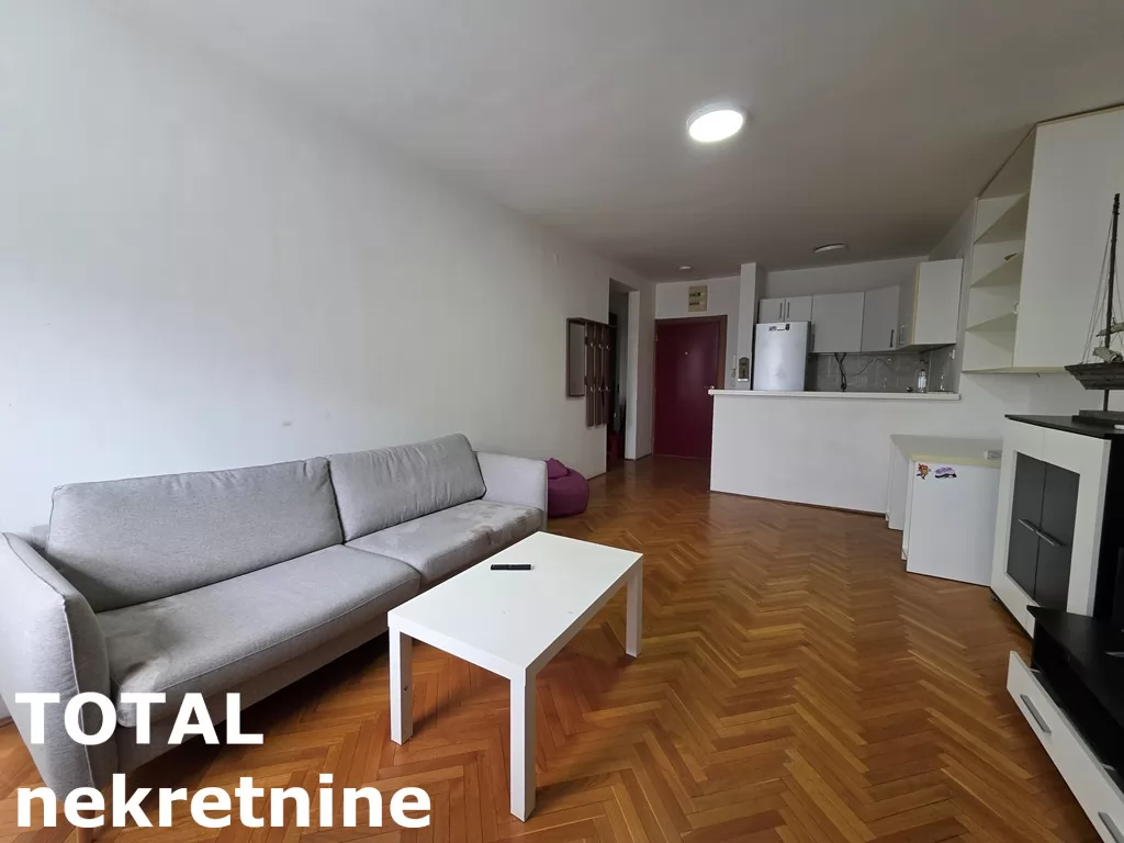 Stan,NOVI SAD,BULEVAR,kv: 53.00, € 185500, ID: 1102443 3