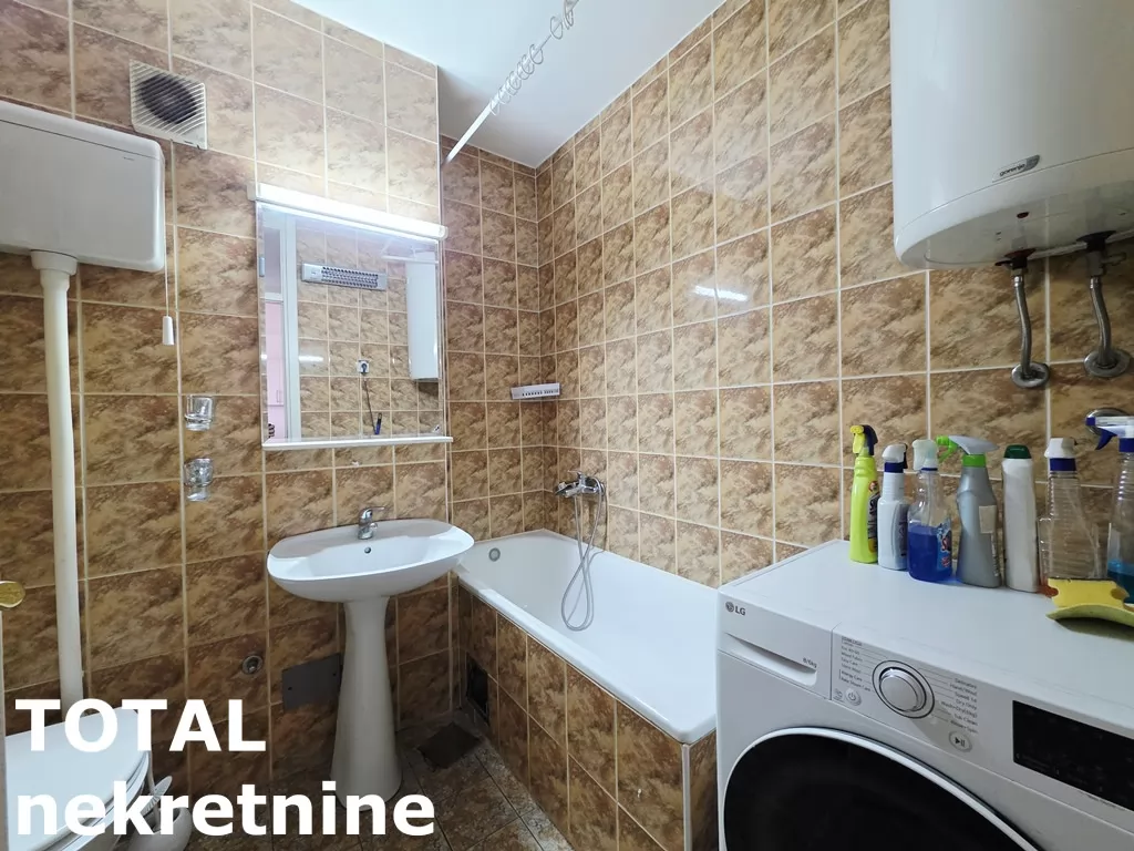 Stan,NOVI SAD,BULEVAR,kv: 53.00, € 185500, ID: 1102443 8