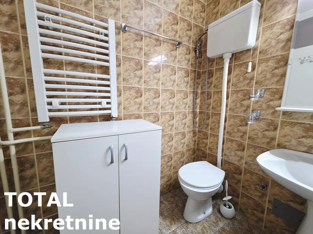Stan,NOVI SAD,BULEVAR,kv: 53.00, € 185500, ID: 1102443 9