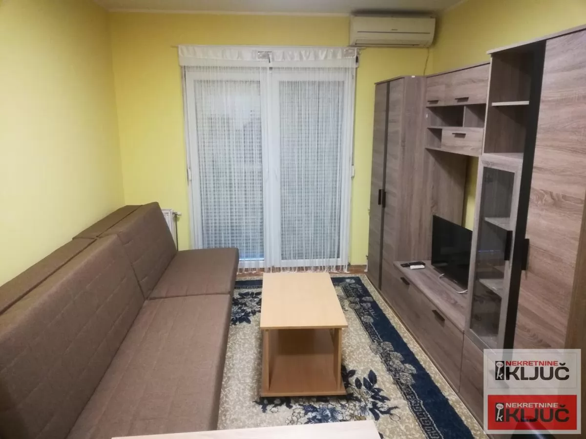 Garsonjera na Grbavici, 25 m², 2. sprat 3