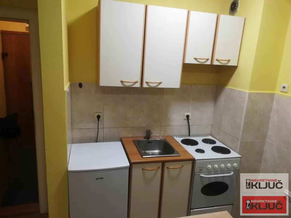 Garsonjera na Grbavici, 25 m², 2. sprat 5