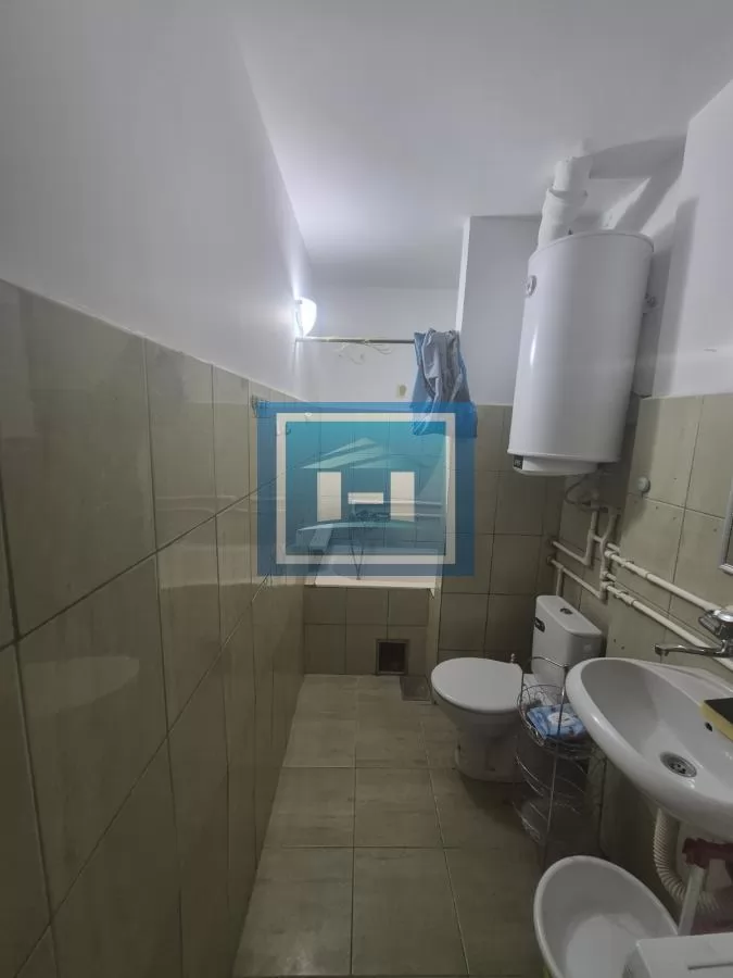Dvosoban stan za izdavanje kod glavne pošte 7