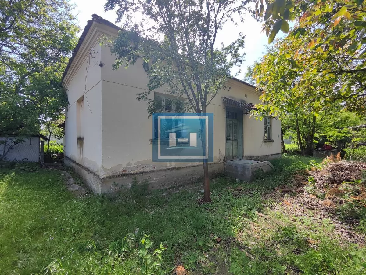 Kompletno imanje od preko 4 hektara zemlje sa starom kučom za rušenje u Tečiću 2