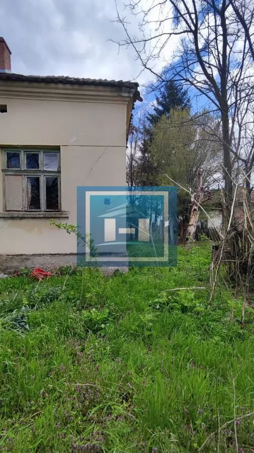 Kompletno imanje od preko 4 hektara zemlje sa starom kučom za rušenje u Tečiću 8