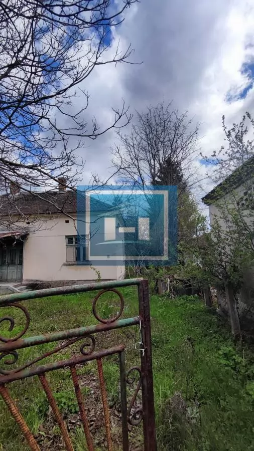 Kompletno imanje od preko 4 hektara zemlje sa starom kučom za rušenje u Tečiću 9