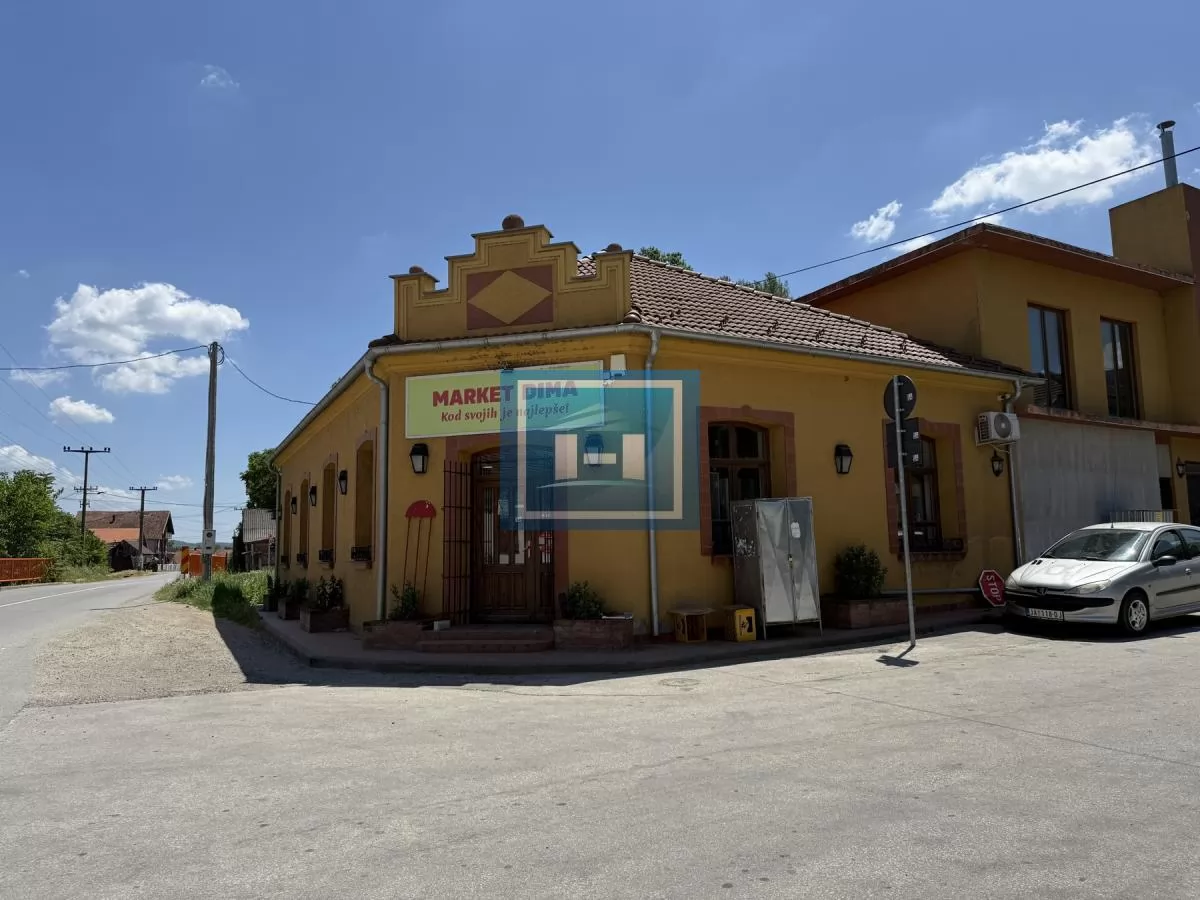 Objekat u samom centru sela pored magistrale u funkciji marketa 4