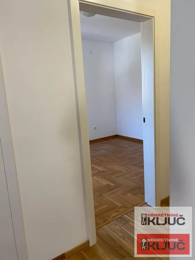 Odlican stan preko puta Spensa/nenamesten/ 3