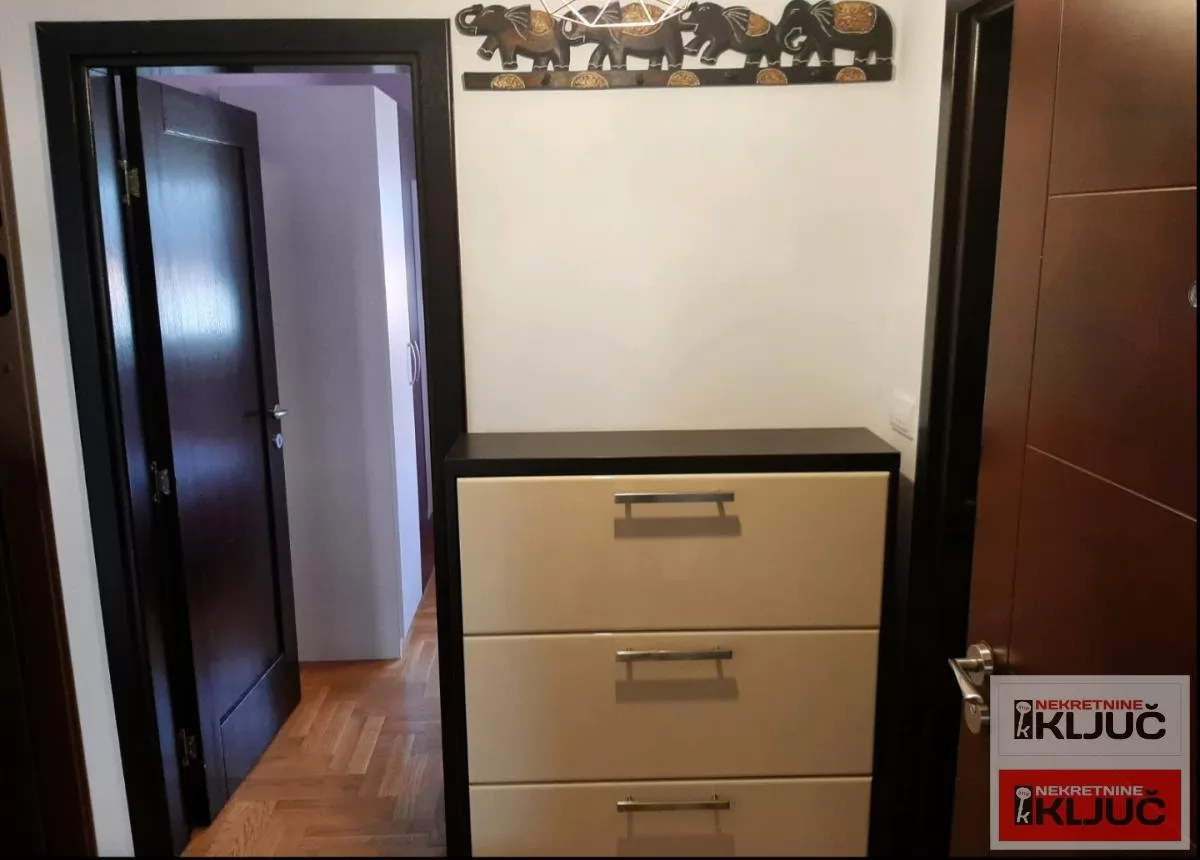 PODBARA IZDAJE SE JEDNOIPOSOBAN NAMEŠTEN STAN 5