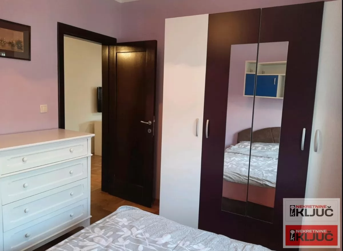 PODBARA IZDAJE SE JEDNOIPOSOBAN NAMEŠTEN STAN 7