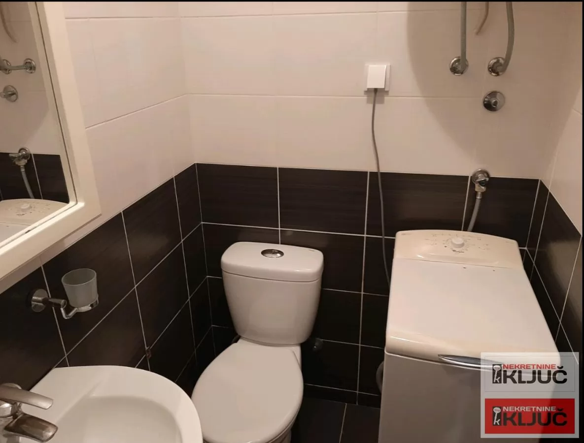 PODBARA IZDAJE SE JEDNOIPOSOBAN NAMEŠTEN STAN 9