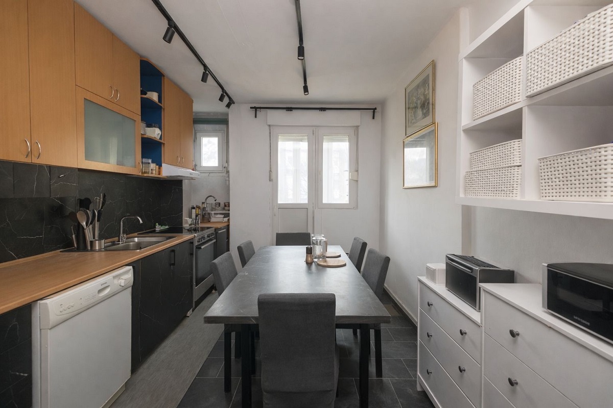 Komforan 2 0 stan na Karaburmi  kod TC BIG  62m2 3