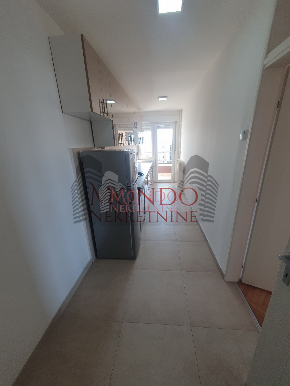  Troiposoban stan kod Pravnog fakulteta, CG, 86m2, Niš 10