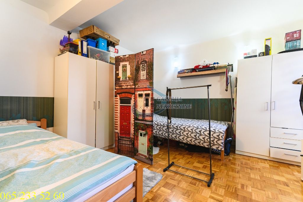 Stari Grad  Trg Nikole Pašića   Dečanska 44m2 3