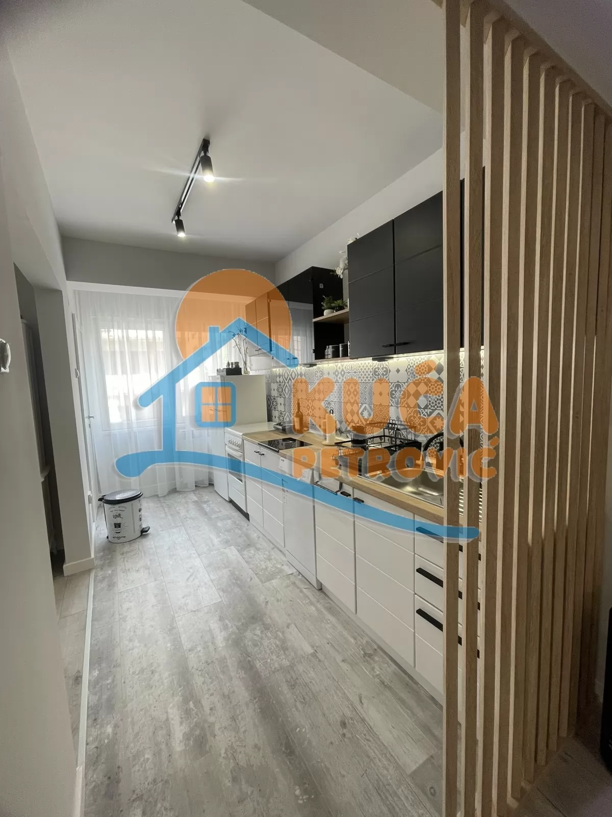 četvorosoban stan, 120 m2, Durlan, Đorđa Andrejevića Kuna ID: i-016619 6