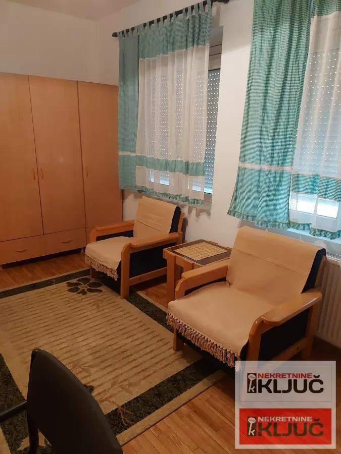 Dobar stan u centru grada 1