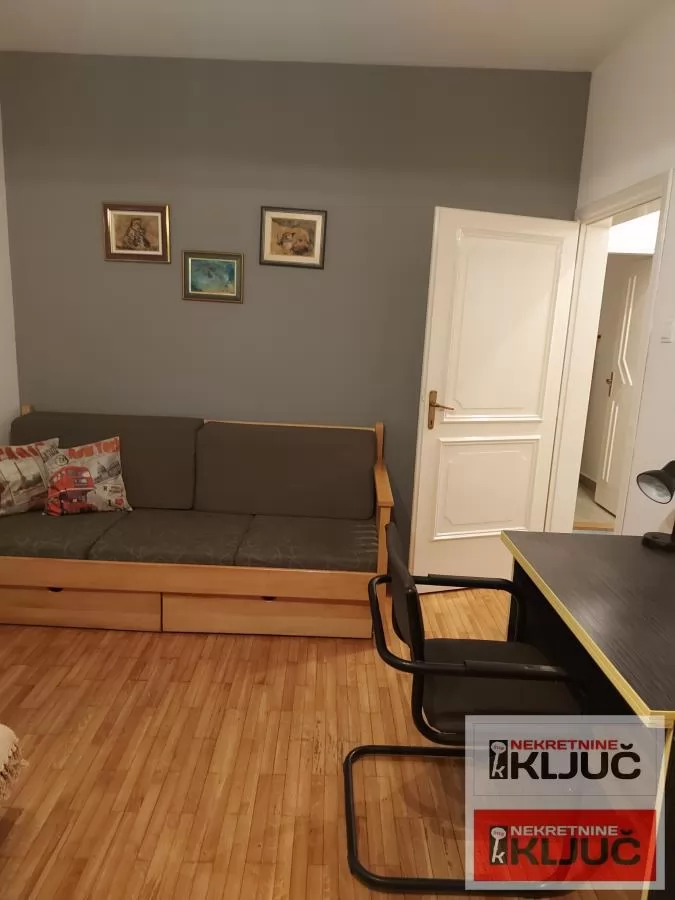 Dobar stan u centru grada 2