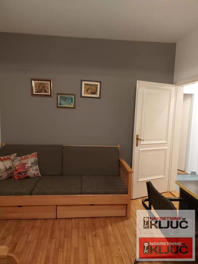 Dobar stan u centru grada 4