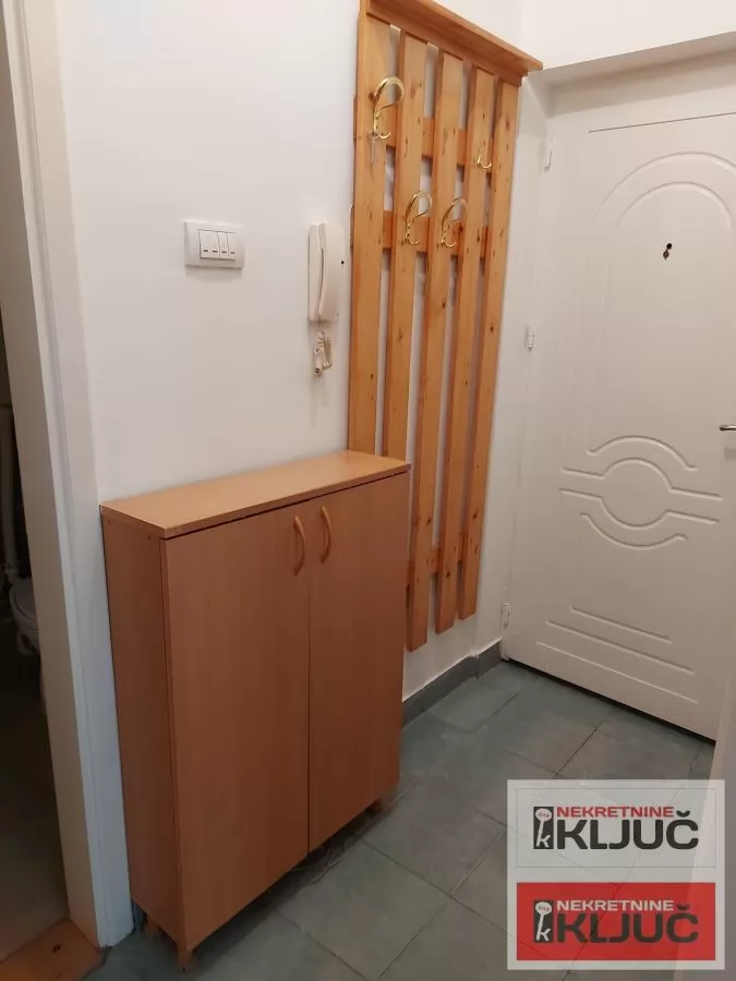 Dobar stan u centru grada 6