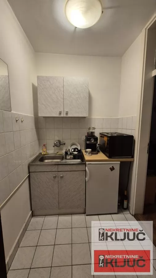 Izdaje se garsonjera na Limanu 3 4
