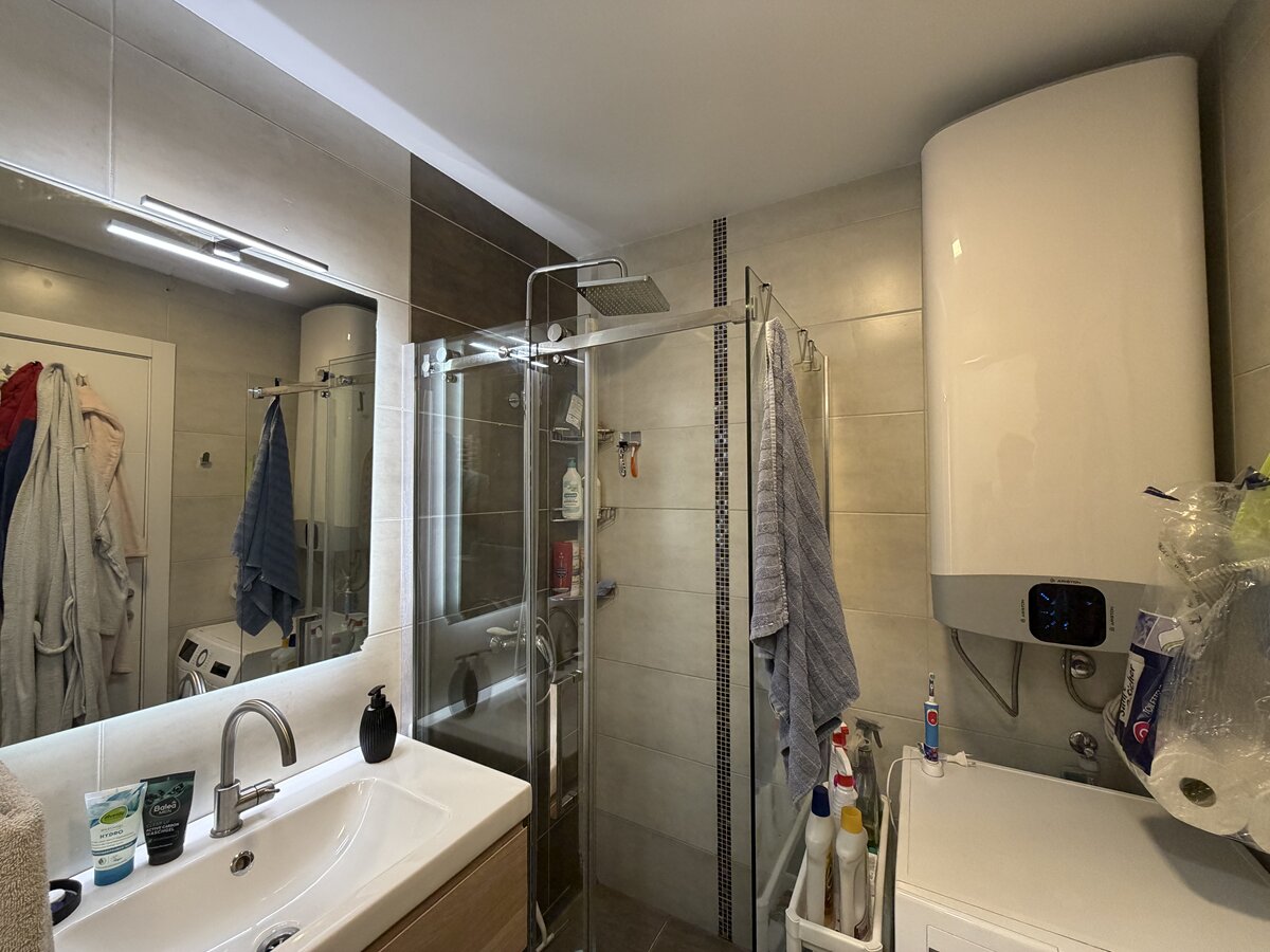 Trosoban stan u blizini Hrama Svetog Save  75m2 3