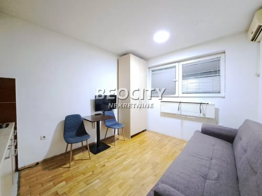 Jednosoban stan, 20 m2, Južni bulevar ID: 132859 2