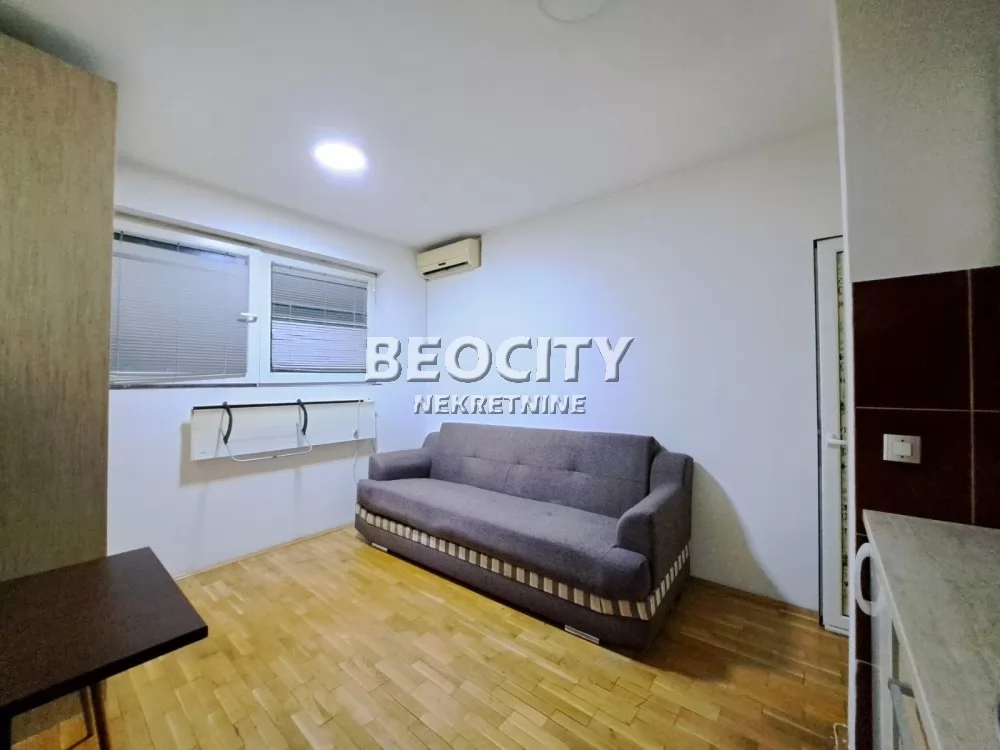 Jednosoban stan, 20 m2, Južni bulevar ID: 132859 3