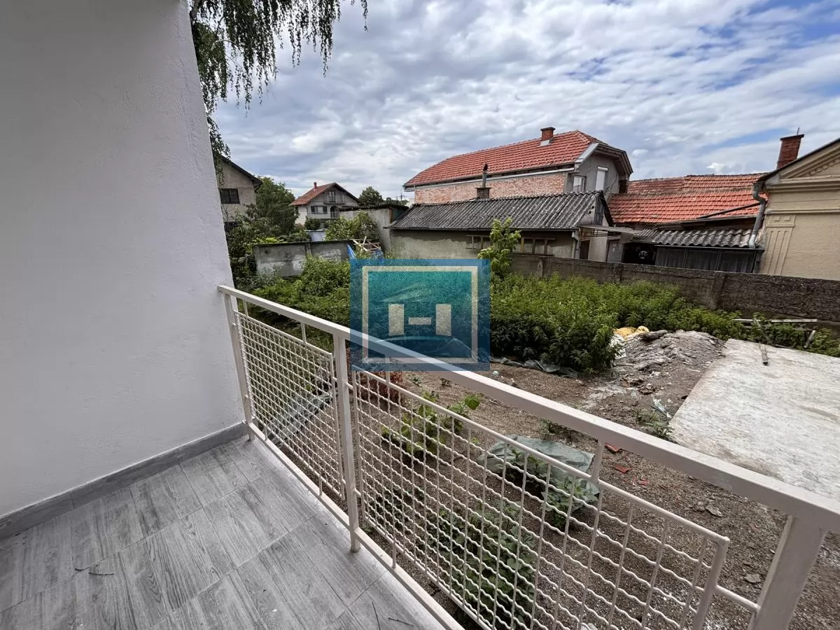 Kompletno renoviran stan na odličnoj lokaciji – useljiv bez ulaganja 9