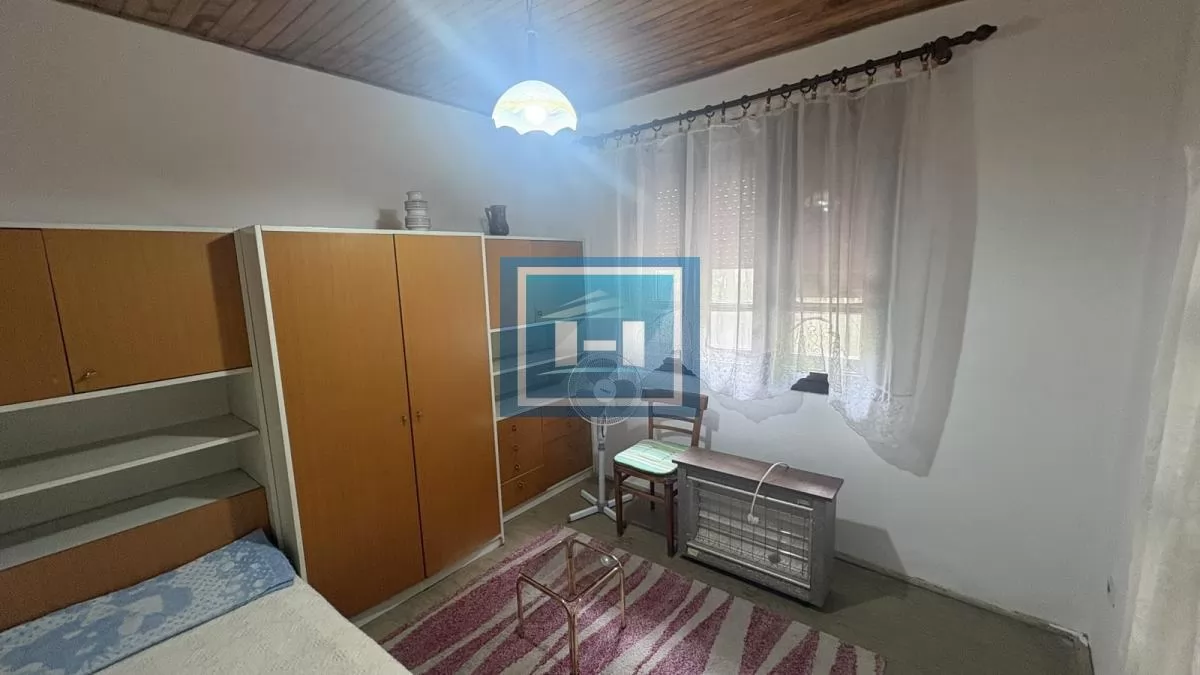 Kuća na odličnoj lokaciji -glavni put,na samo par kilometra od grada 11