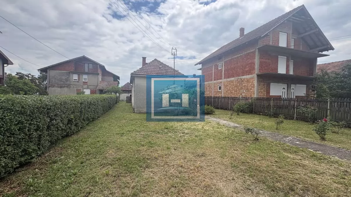 Kuća na odličnoj lokaciji -glavni put,na samo par kilometra od grada 3