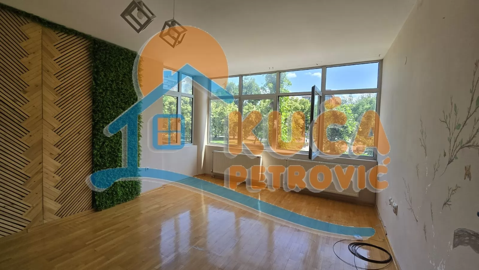 Lokal, 55 m2, Medijana, Trg kralja Aleksandra Ujedinitelja ID: i-016660 1