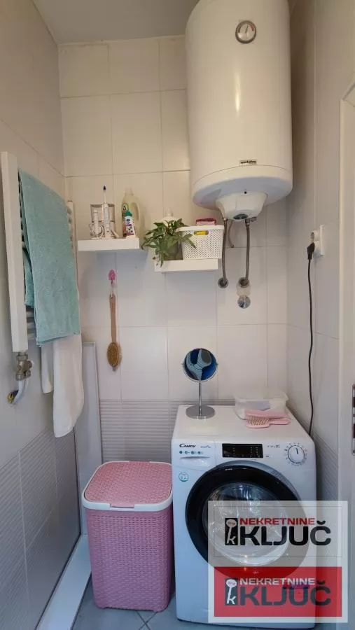 Odlican trosoban stan u blizini Spensa 9