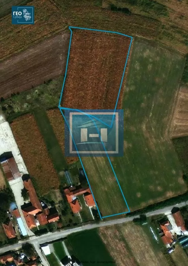Na prodaju plac površine skoro 1 hektar-odlična prilika 1
