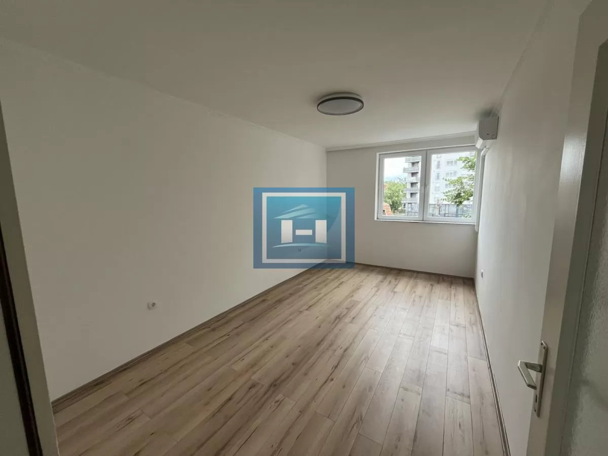 Polunamešten renoviran stan na odličnoj lokaciji 5