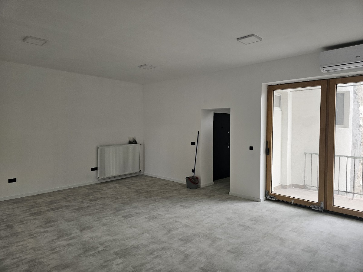 Kompletno renoviran salonski stan kod Tašmajdana  120m2 1