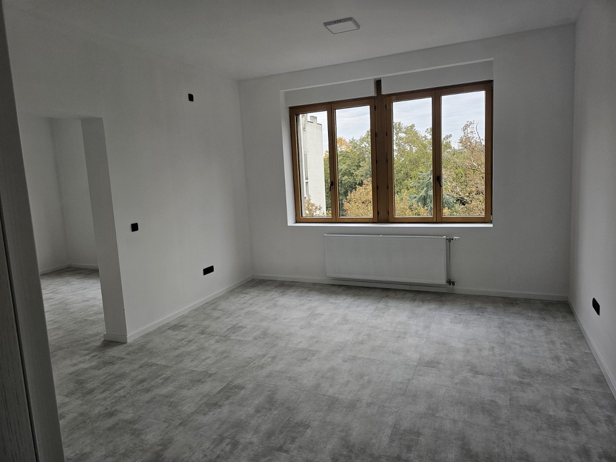 Kompletno renoviran salonski stan kod Tašmajdana  120m2 3