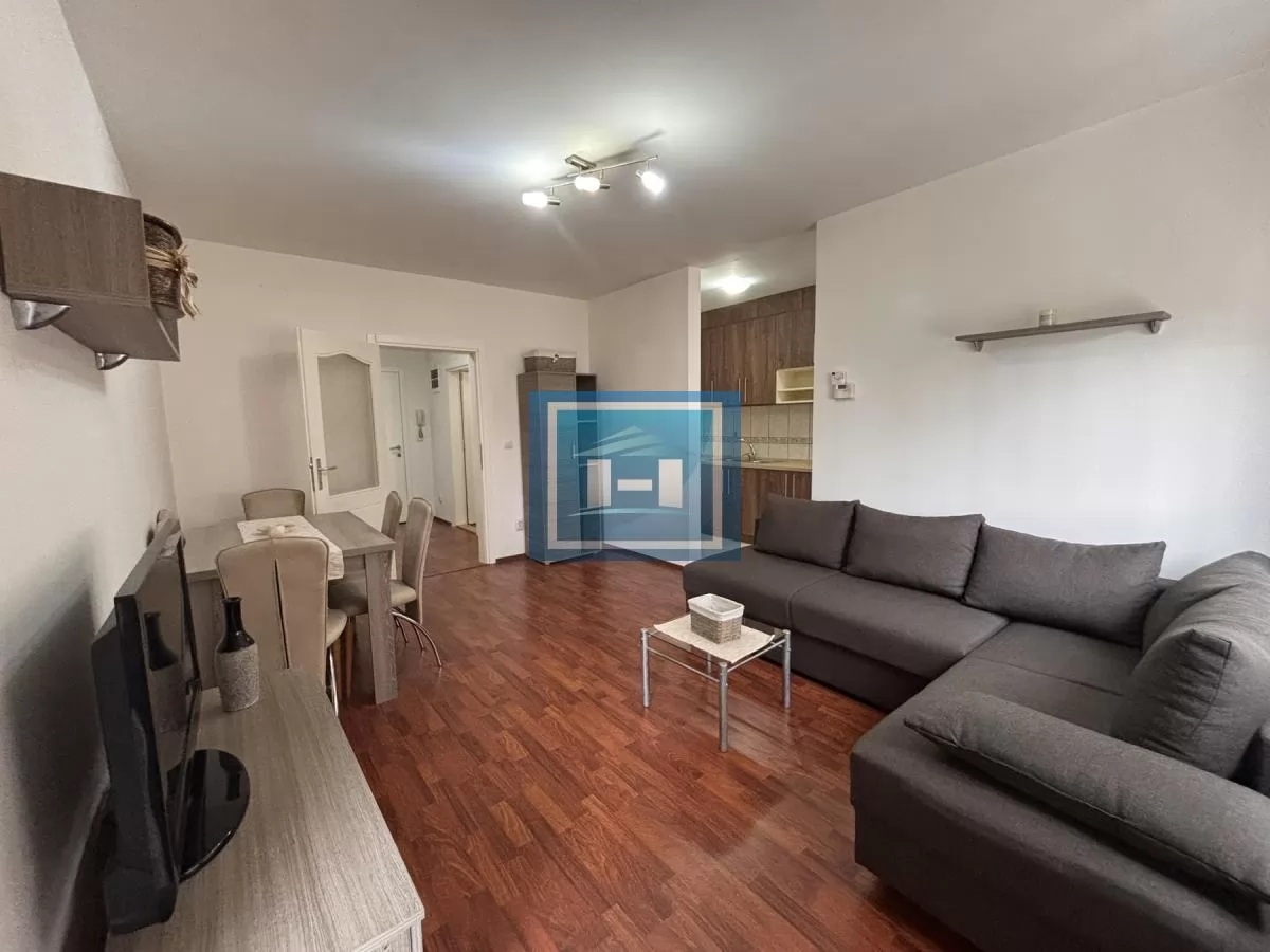 Stan koji osvaja izgledom, a zadržava funkcionalnošću – centar grada, 56m² 2