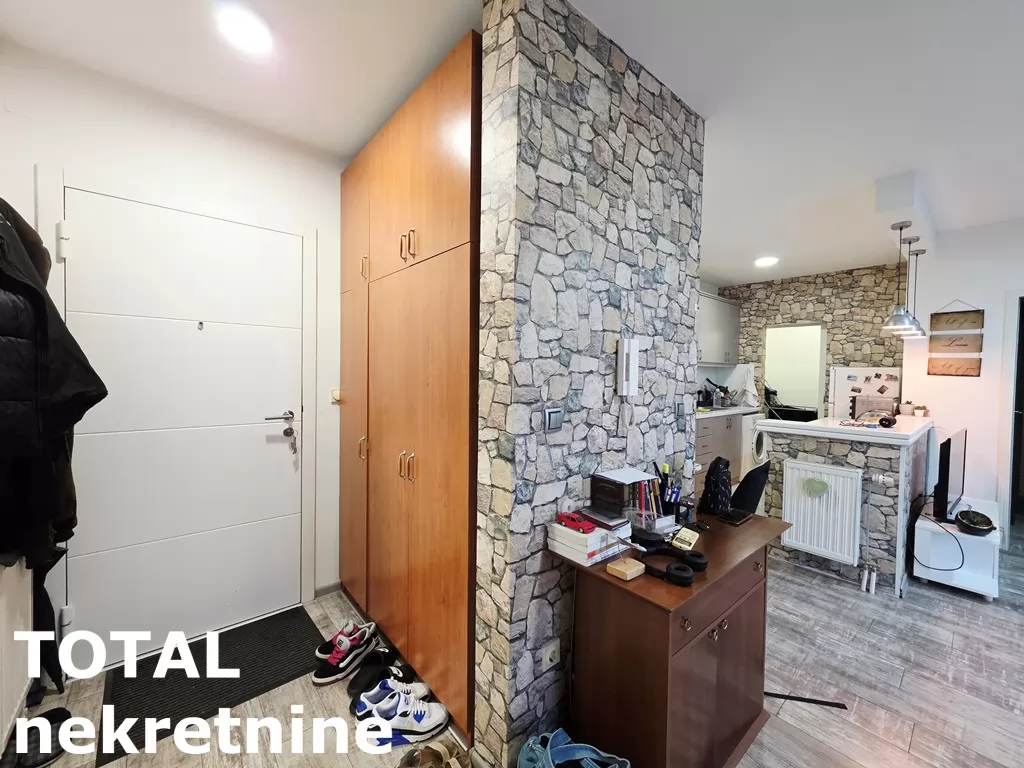Stan,NOVI SAD,CENTAR,kv: 42.00, € 132300, ID: 1102711 14