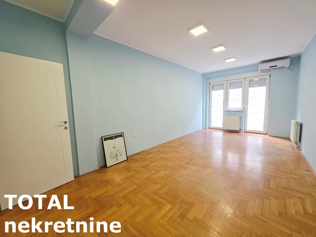 Stan,NOVI SAD,CENTAR,kv: 78.00, € 250000, ID: 1101838 2