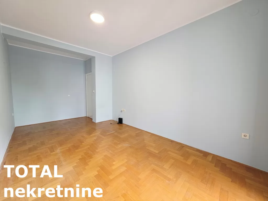 Stan,NOVI SAD,CENTAR,kv: 78.00, € 250000, ID: 1101838 8